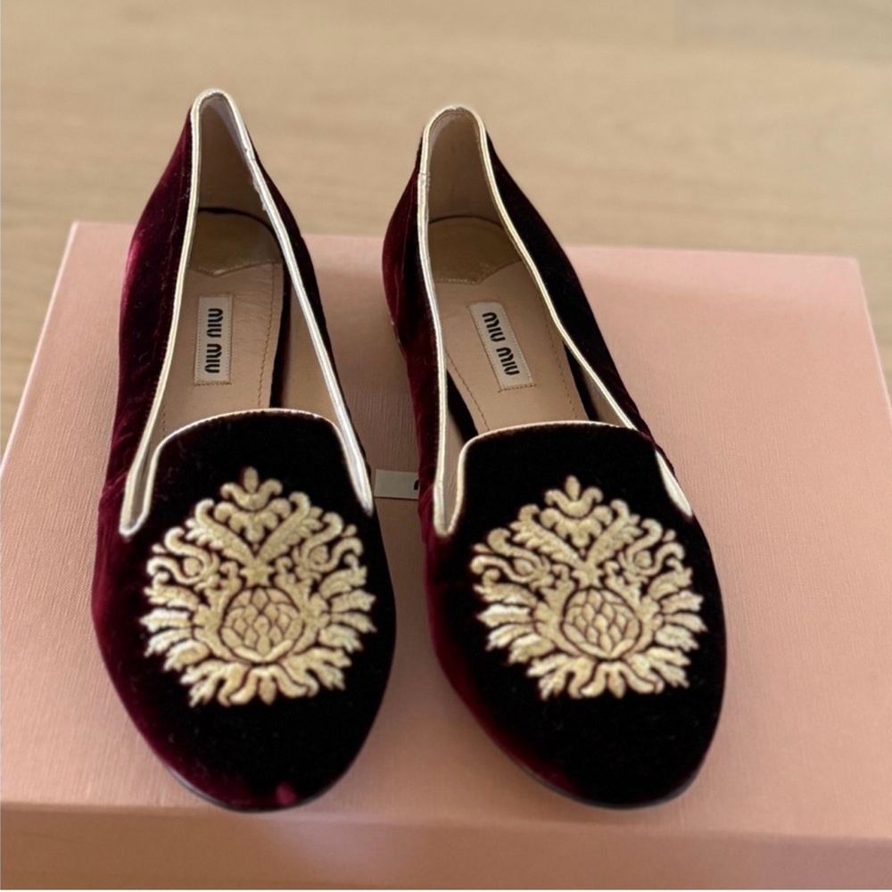 Brand New Miu Miu Elegant Velvet Loafers with Gold Embroidery - Picture 2 of 5